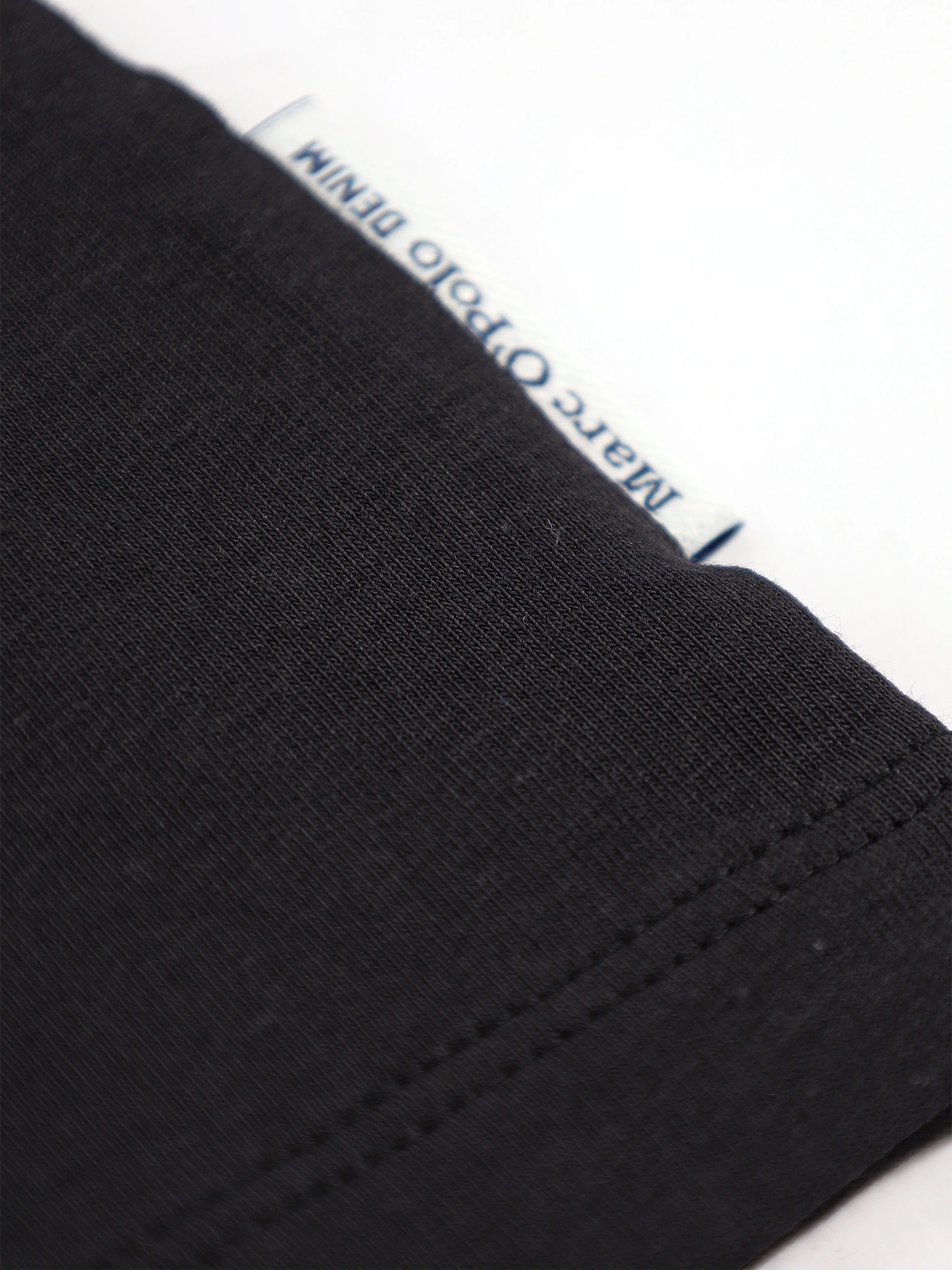 Водолазка черного цвета из смесового хлопка